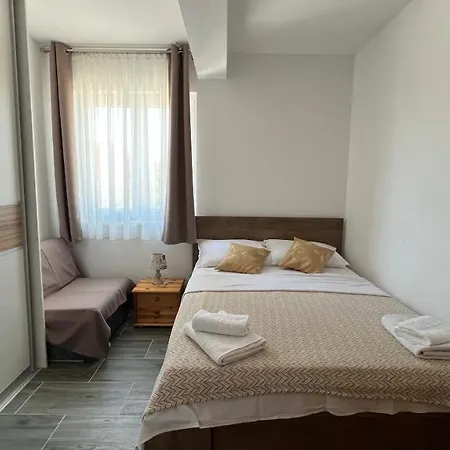 Apartament Mijuta